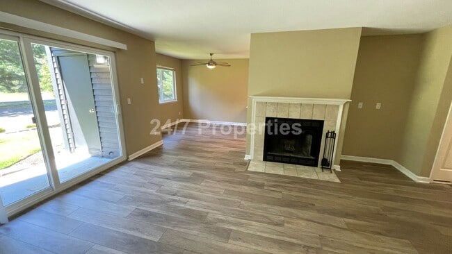 Photo - Beautiful 2 BD | 2 BA Condo w/ Amenities- Murrayhill!