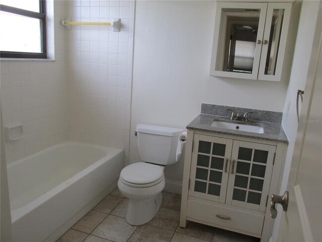 Photo - 622 Bird Bay Dr E Unit 101
