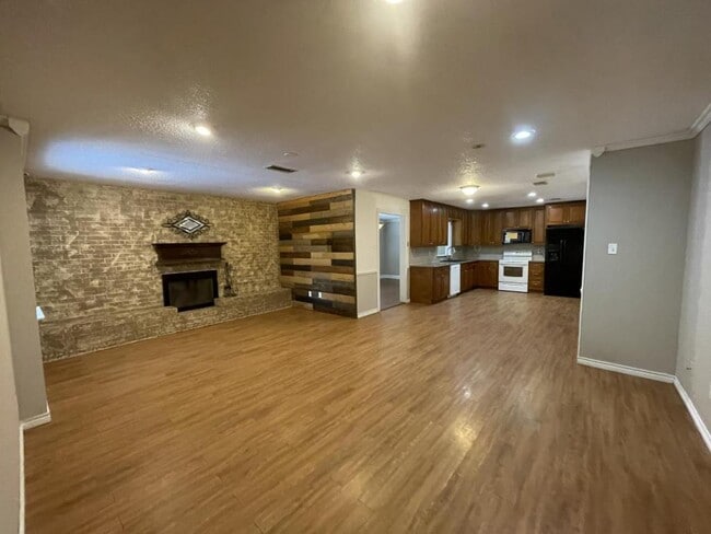 Photo - 1206 Phyllis Dr