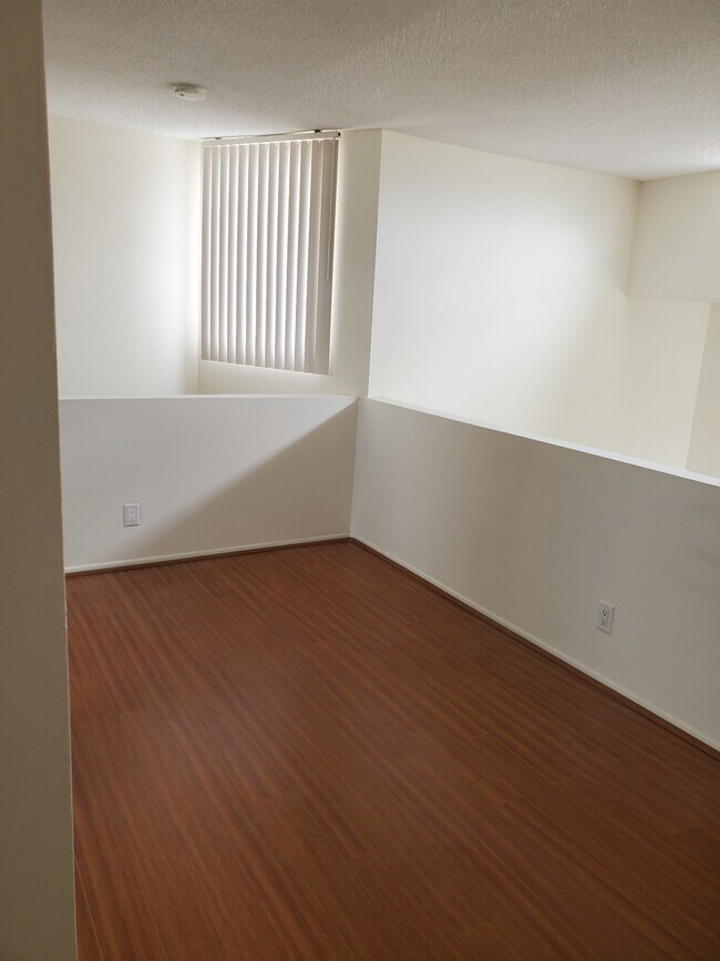 Photo - 3050 W 4th St Unit 304