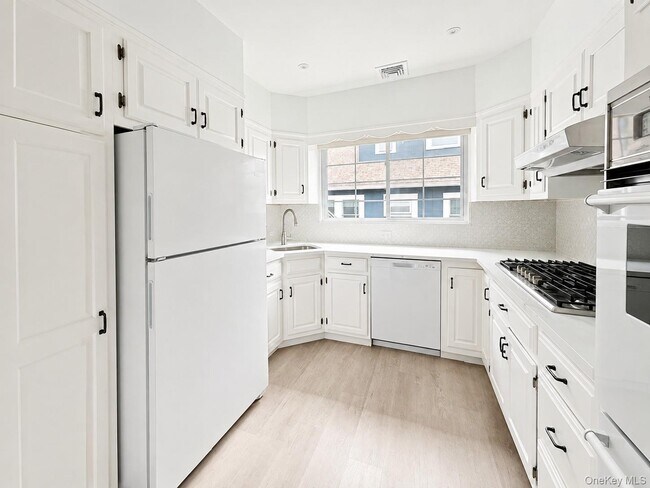 29 Chestnut Ave Unit 2