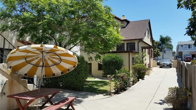 Photo - 4040-4044 Hamilton St