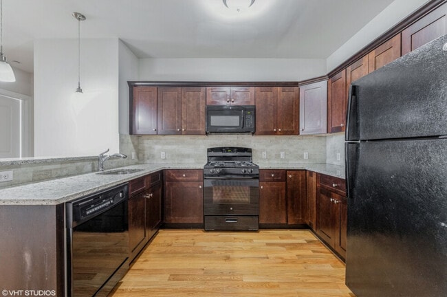Kitchen - 134 Franklin Ave