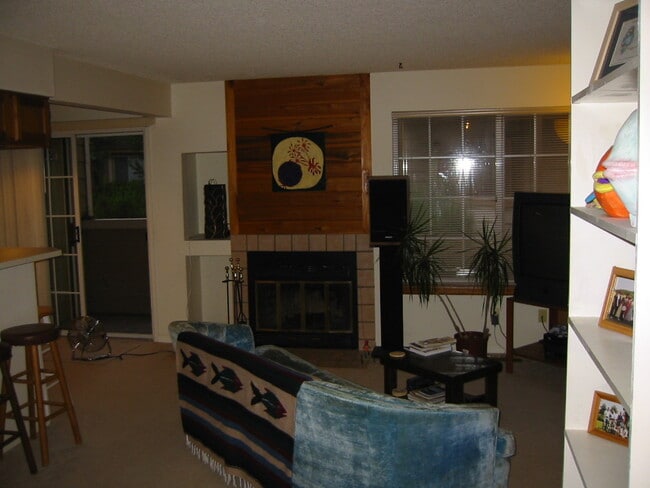 Building Photo - 4883 White Rock Cir Unit G