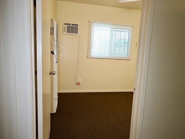 Photo - 7913 Jamieson Ave