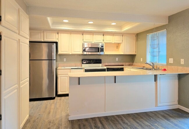 Building Photo - 2 Bedroom Home in Everett  Pet Friendly!