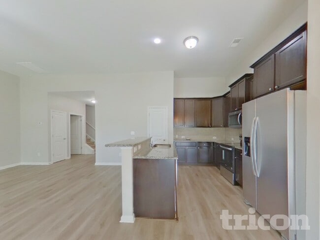 Photo - 122 Greenbank Dr