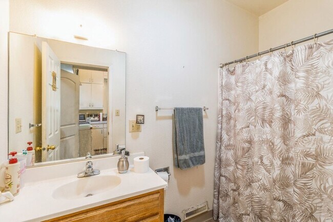 Photo - 259 N Hyland Ave Unit 2