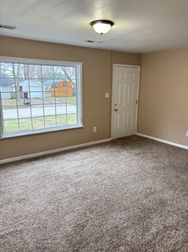 Photo - 705 Roslyn Dr. Rantoul, IL