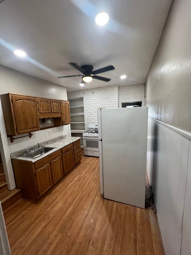 Building Photo - 941 Cypress Aly Rental