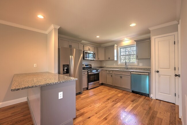 Building Photo - 694 New Haven Ave Unit B Rental