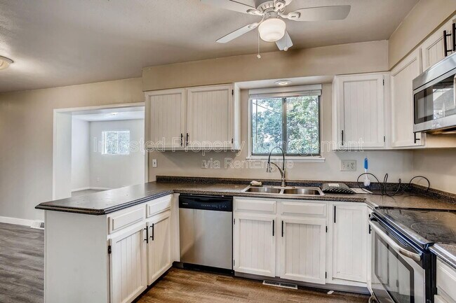 Photo - 172 S Cody St