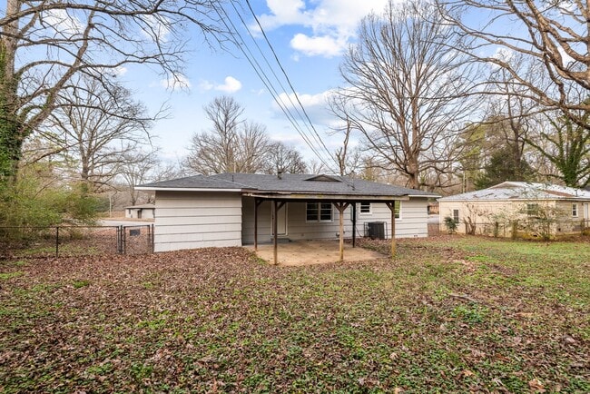 Photo - 221 Lawson Rd