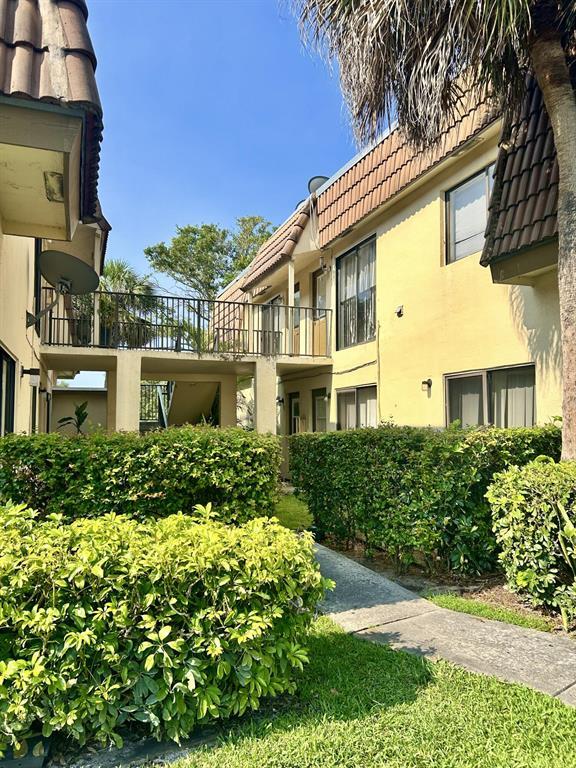 Building Photo - 11606 Royal Palm Blvd Unit 11606