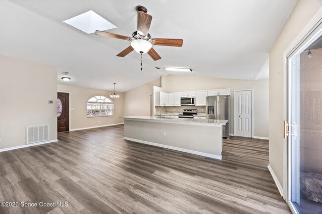 Photo - 6080 Chapman St