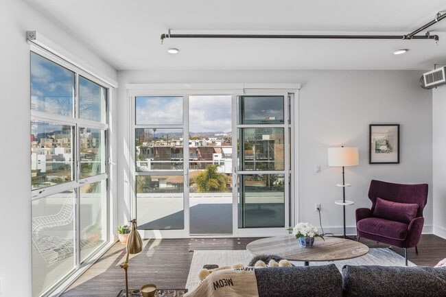 2BD, 2BA