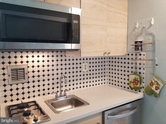 Photo - 1011 Arlington Blvd Unit 1040
