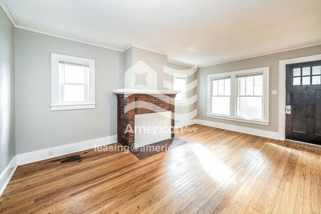 Photo - 134 Maplehurst Ave