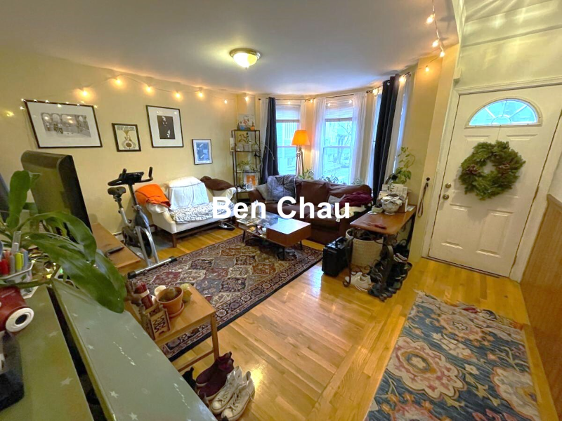 Photo - 168 Putnam Ave