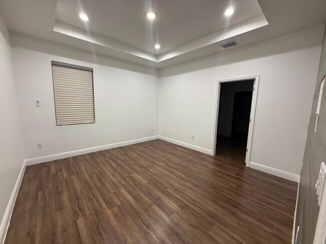 8023 Buttercup Cir