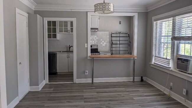 Photo - 127-129 E 46th St Unidad 13