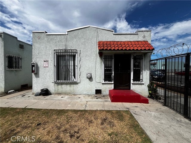 6325 S Figueroa St