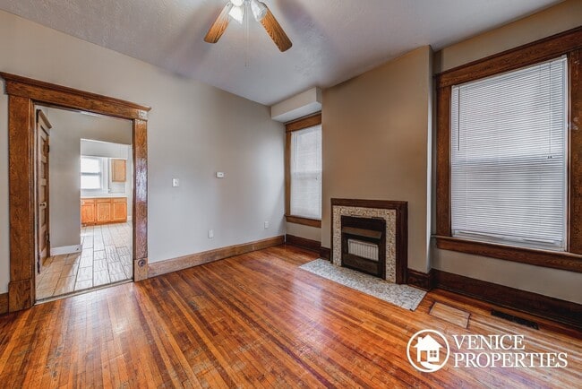 Photo - 2166 Summit St