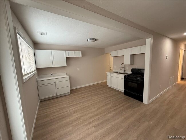 Photo - 11359 Winthrop St