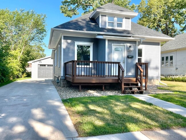 Photo - Newly Remodeled 2 Bed 1.5 Bath Home will Large Oversized 2-Stall Garage!
