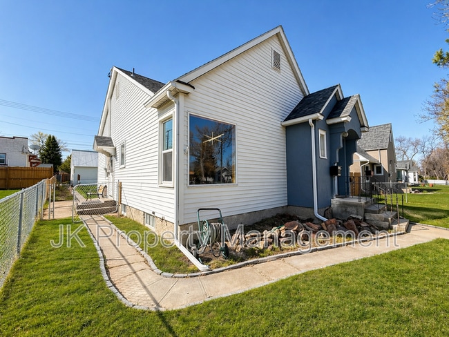 Photo - 2920 3rd Ave N