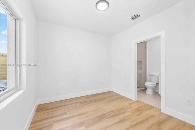 Photo - 2121 NW 45th St