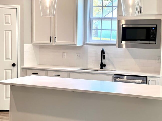 Photo - Spacious 3 Bedroom Home with Office on a Large Lot in Northwoods
