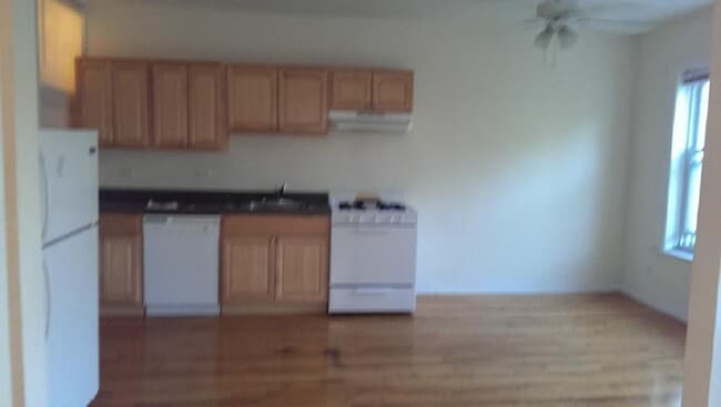 Photo - 2002 W Foster Ave Unit # 03