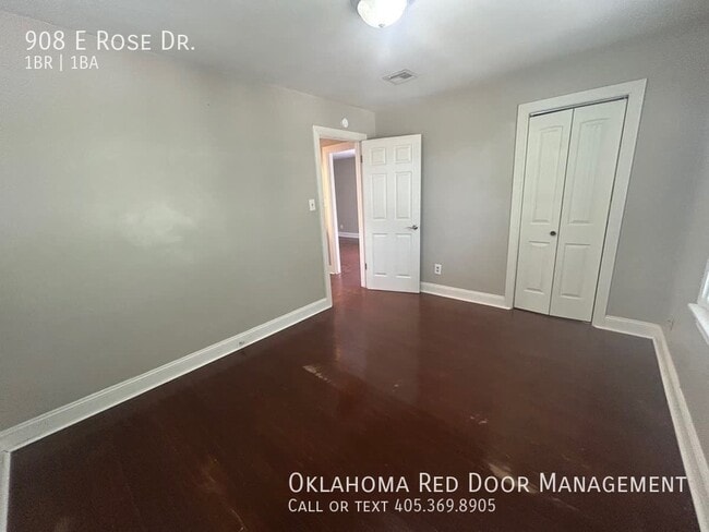 Photo - 908 E Rose Dr