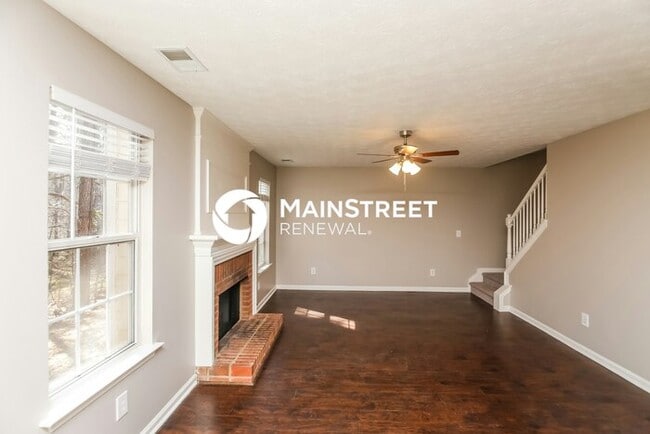 Photo - 3 Bedroom Pet-Friendly Home in Marietta, GA with Main Street Renewal