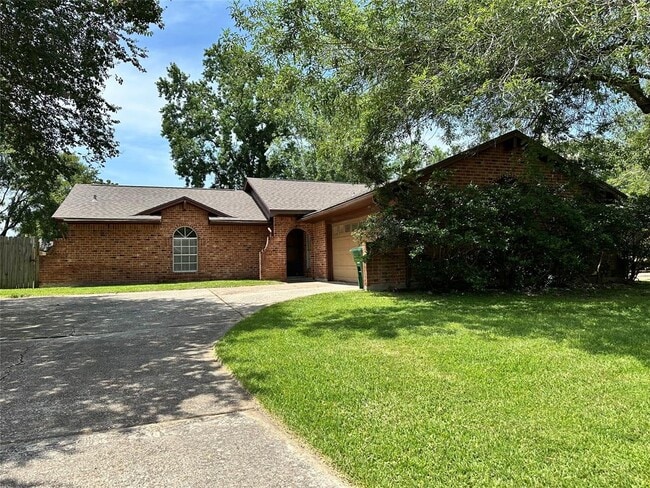 Building Photo - 3919 Forest Bluff Dr Rental