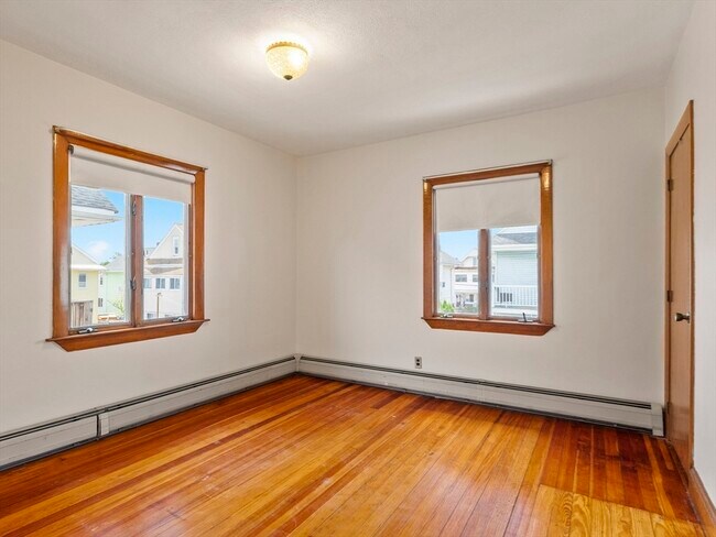 Photo - 37 Wright Ave Unit 2