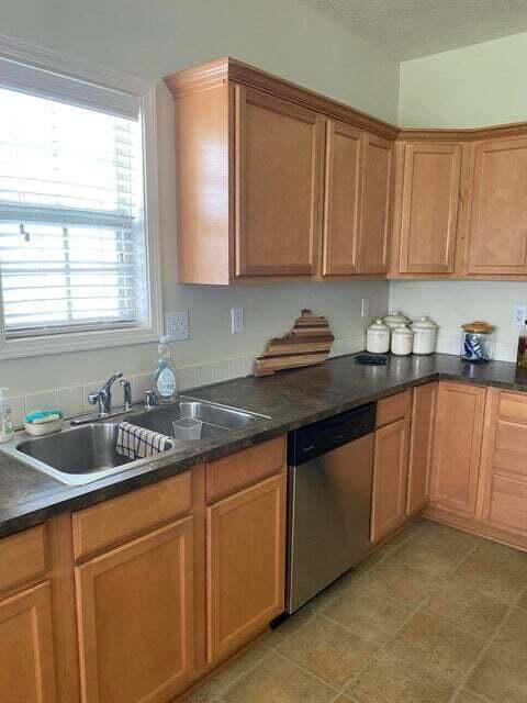 Photo - 4557 Willman Way