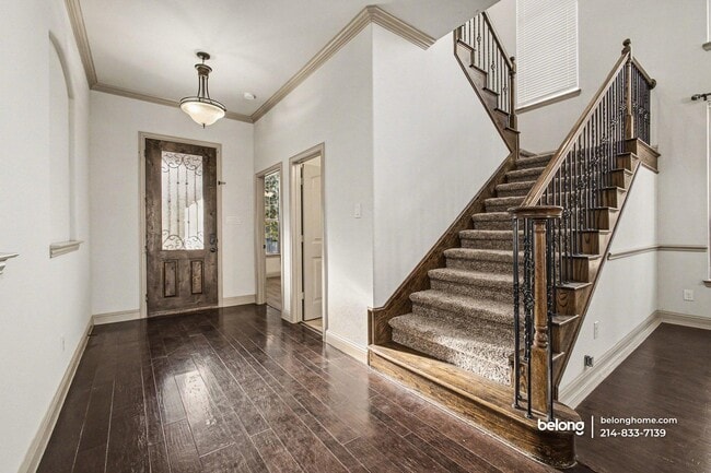 Photo - 588 Deverson Dr