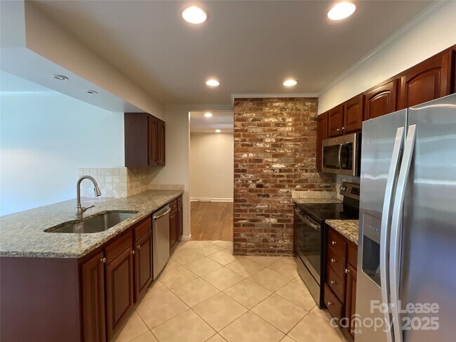 Photo - 3917 Kitley Pl