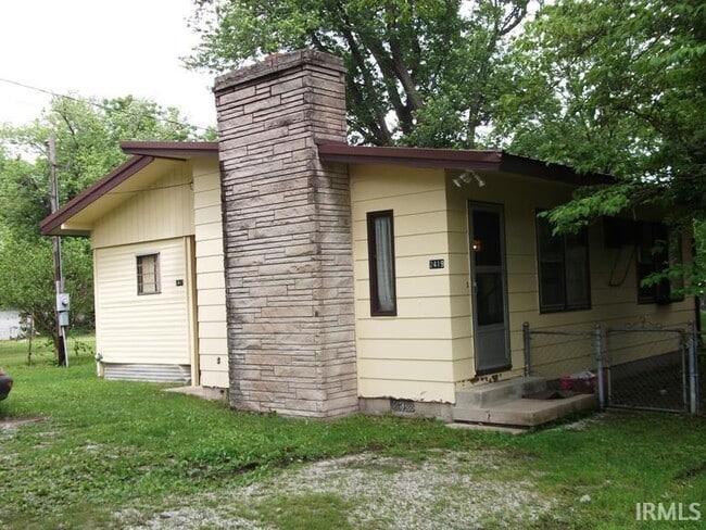 Building Photo - 2417 S Madison St