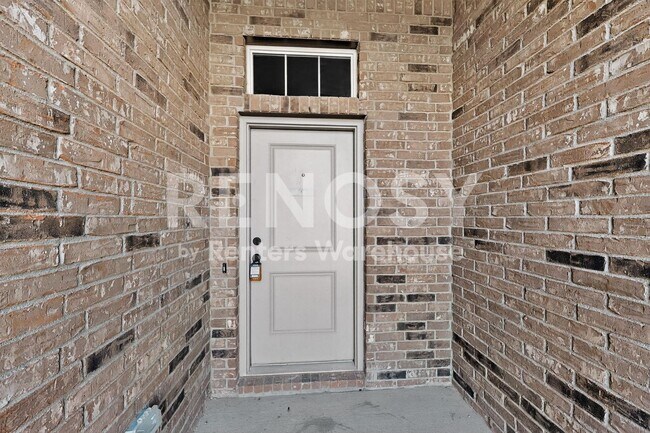 8517 Centerboard Ln