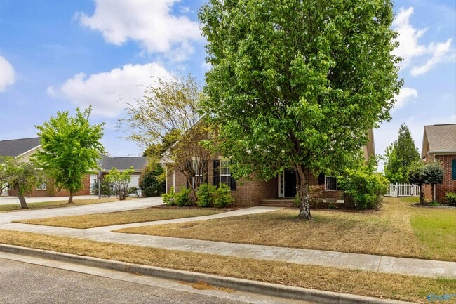 Photo - 5104 Frankford Dr SE