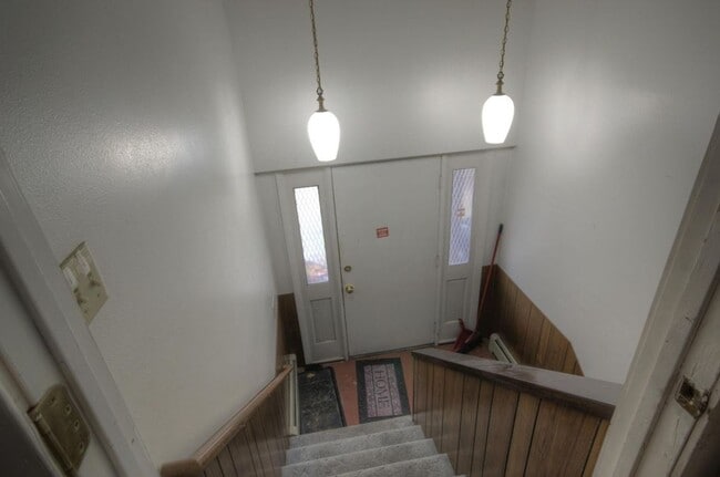 Photo - 2 Bed, 1 Bath with Garage Space in Missoula