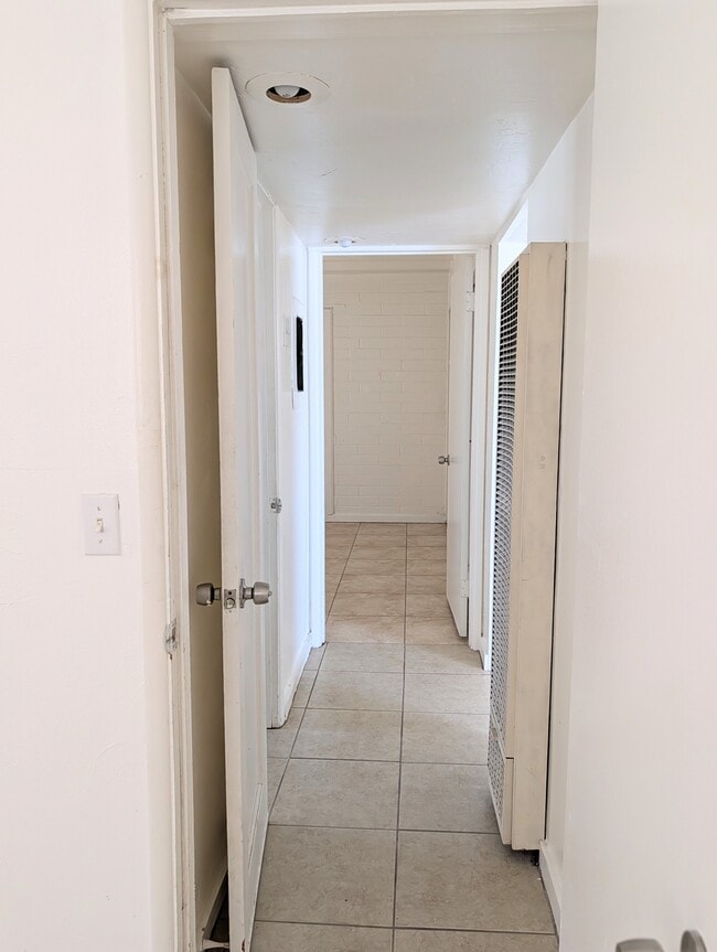 Photo - 617 E Knox Dr