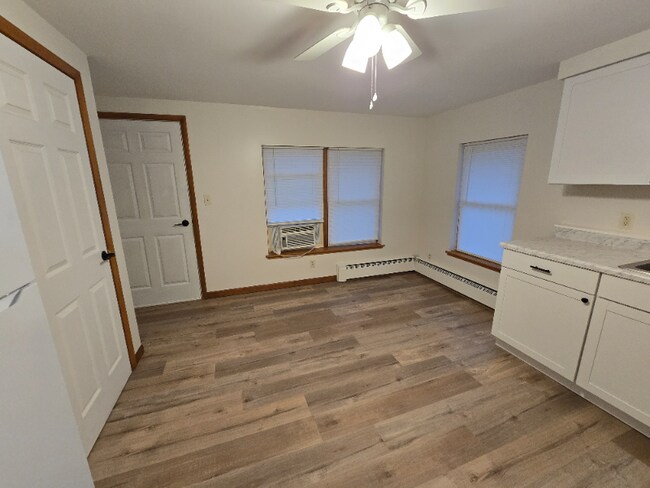 800 W Walworth St Unit 3