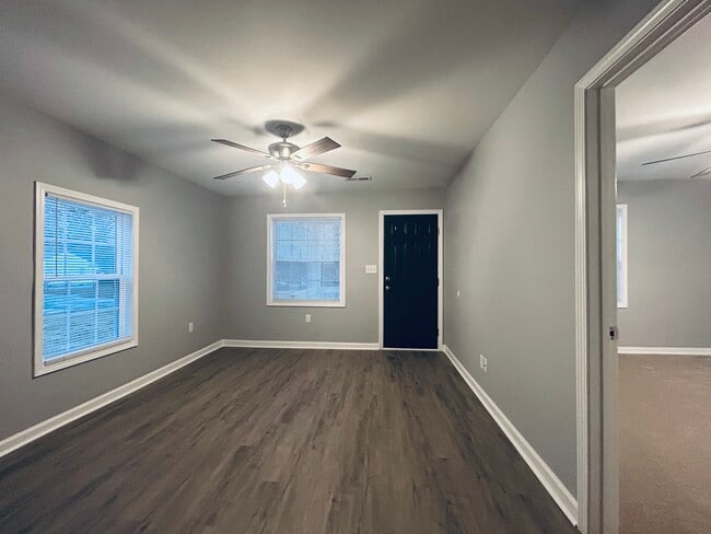 Photo - 1405 Leonard Ave