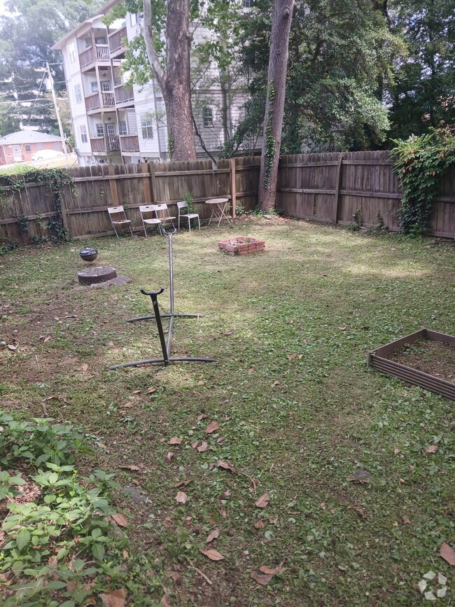 Building Photo - 1083 Atlantic Dr NW Unit Downstairs -huge yard Rental