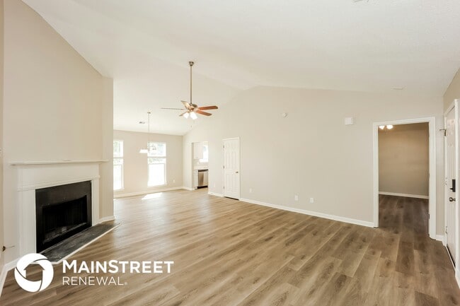 Photo - 374 Eagles Crossing Cir