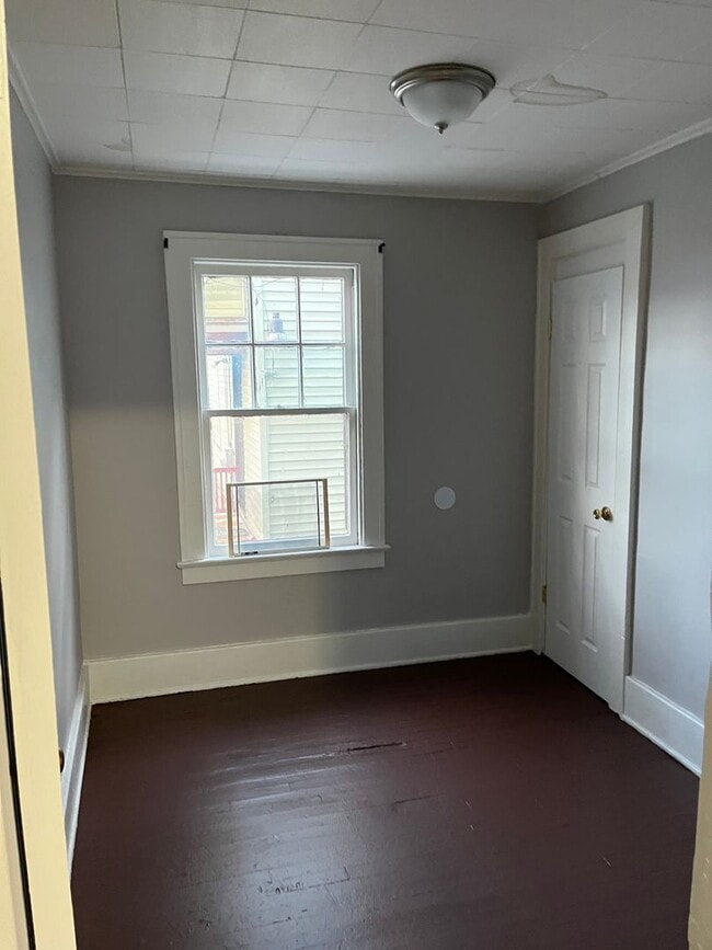 Photo - 325 Conkey Ave Unidad 325 Conkey Down